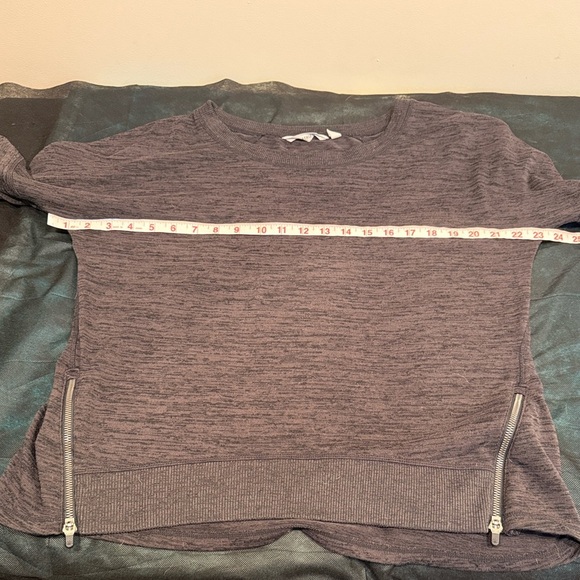 🔥Athleta Dark  Gray Long Sleeve Sweater with Zipper Accents🔥 - Picture 3 of 6